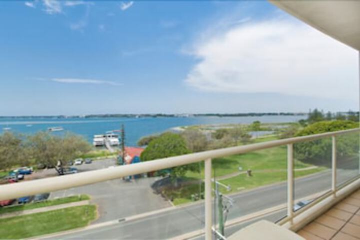 Southport QLD Maitland Accommodation