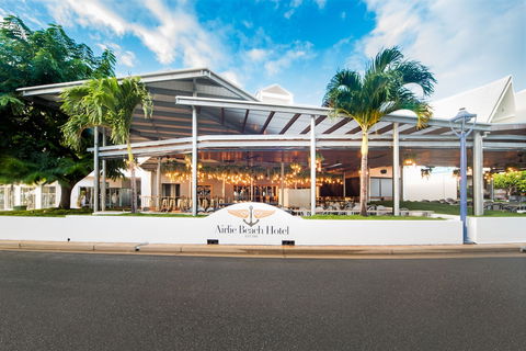 Airlie Beach Hotel - Maitland Accommodation 4