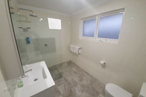 Palm Beach Guest House - Maitland Accommodation 7