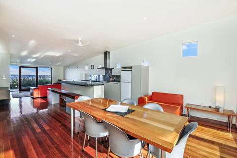 Hearns Beachside Villa 4 - Maitland Accommodation 1