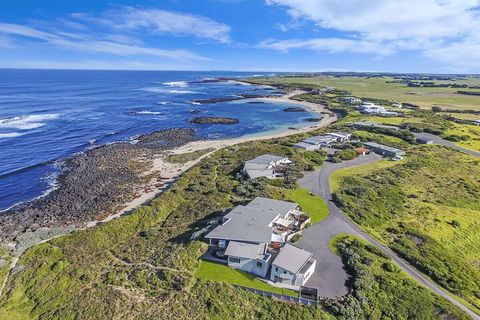 Hearns Beachside Villa 4 - Maitland Accommodation 3