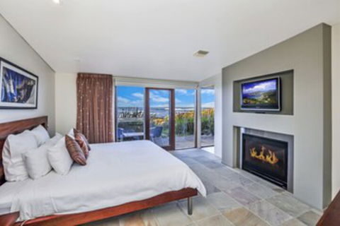 Hearns Beachside Villa 4 - Maitland Accommodation 0