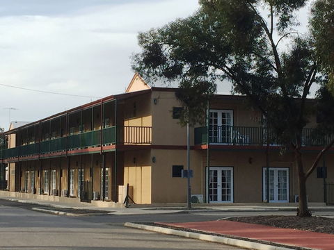 The Nosh & Nod - Howick Street - Maitland Accommodation 1