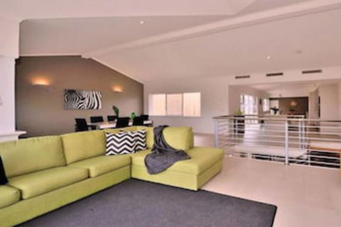 Amawind Rockingham Apartments - Maitland Accommodation 0