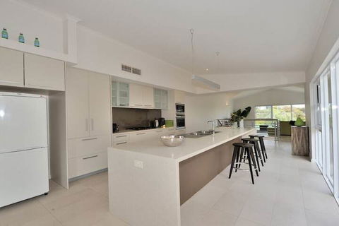 Amawind Rockingham Apartments - Maitland Accommodation 3