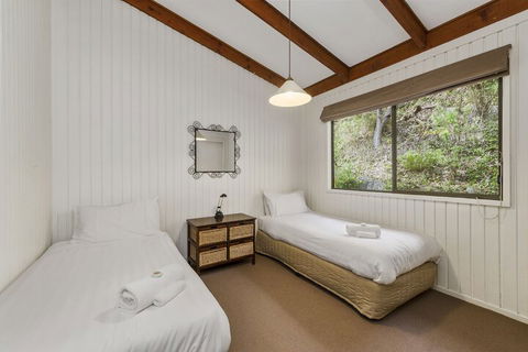 Beacon Point Ocean View Villas - Maitland Accommodation 5