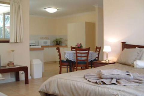 The Nosh & Nod - Avon Terrace - Maitland Accommodation 4