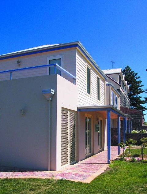 Dockside Waterfront Indulgence - Maitland Accommodation 3