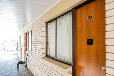 Capella Hotel Motel - Maitland Accommodation 0