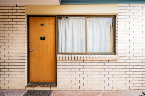 Capella Hotel Motel - Maitland Accommodation 2