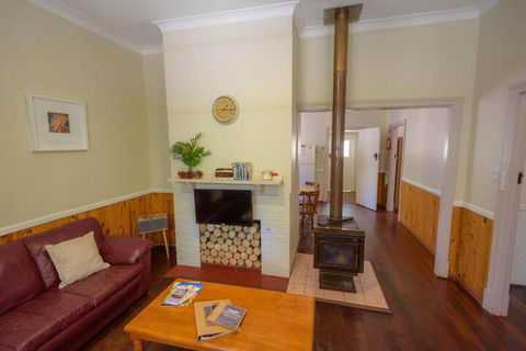 Lewana Cottages - Maitland Accommodation 2