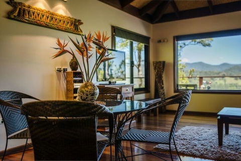 Lombok On Waterfall Retreat - Maitland Accommodation 1