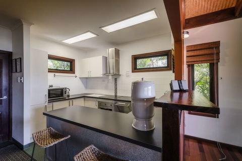 Lombok On Waterfall Retreat - Maitland Accommodation 5