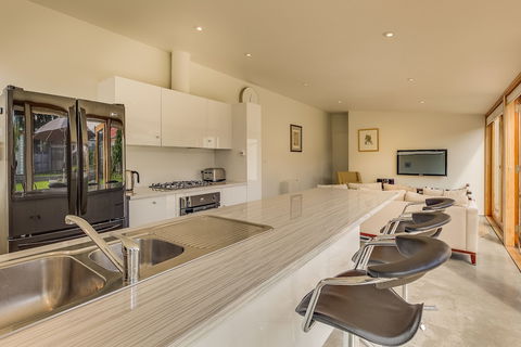 Brampton Cottage - Maitland Accommodation 3