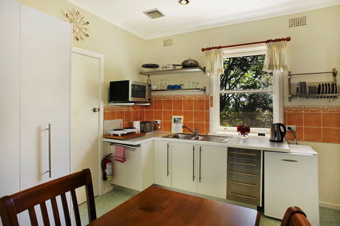 St Raphael - Maitland Accommodation 3