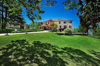 St Raphael - Maitland Accommodation 2