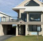 Boathouse Holiday House - Maitland Accommodation