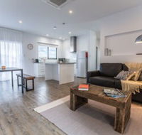 Island Quarters - Maitland Accommodation