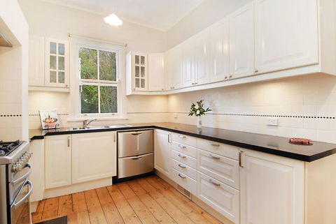 Poets Cottage Fireplace Close To Treks - Maitland Accommodation 2