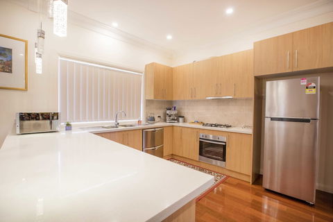 The Art House - Maitland Accommodation 3