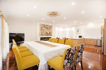 The Art House - Maitland Accommodation 2
