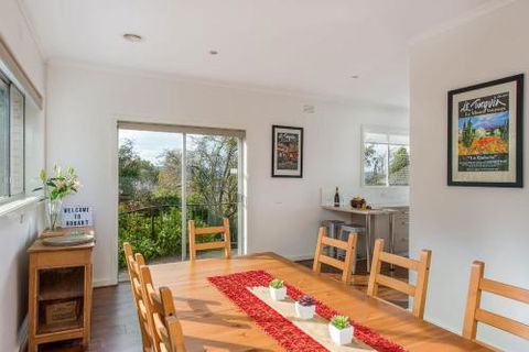 City Lights - Maitland Accommodation 3