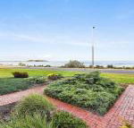 By The Sea Franklin Beachfront Apartment WiFi