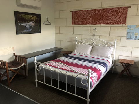 Port Campbell Guesthouse & Flash Packers - Maitland Accommodation 4