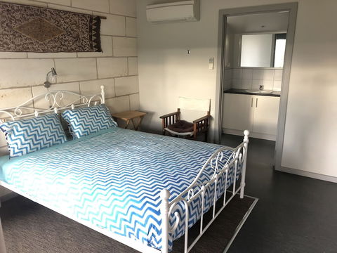Port Campbell Guesthouse & Flash Packers - Maitland Accommodation 2