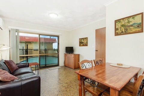 Beachfront Studio & Private Pool - Maitland Accommodation 7