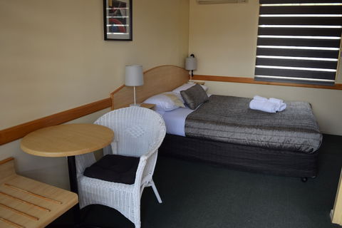 Warwick Vines Motel - Maitland Accommodation 3