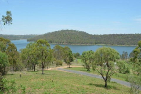 Reflections - Lake Cooby - Maitland Accommodation 3