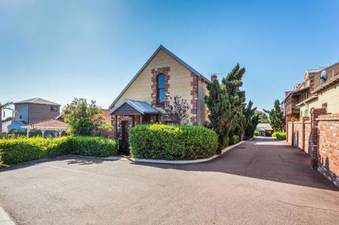 100 On South Callan Apartments - Maitland Accommodation 5