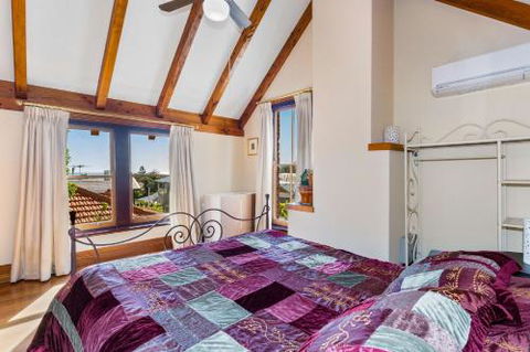 100 On South Callan Apartments - Maitland Accommodation 2