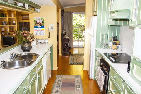 Bygone Beautys Cottages - Bronte Cottage - Maitland Accommodation 2