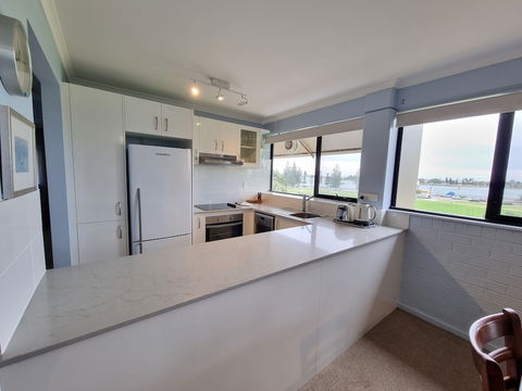 Newcastle Short Stay Apartments - Flagstaff Apartments - Maitland Accommodation 2