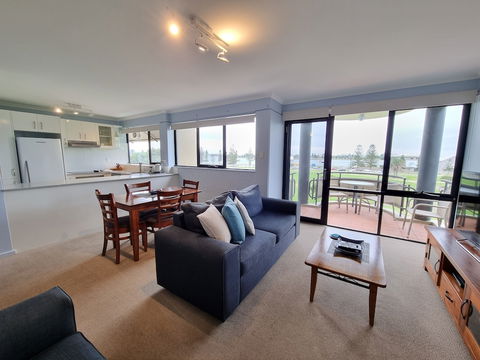 Newcastle Short Stay Apartments - Flagstaff Apartments - Maitland Accommodation 0