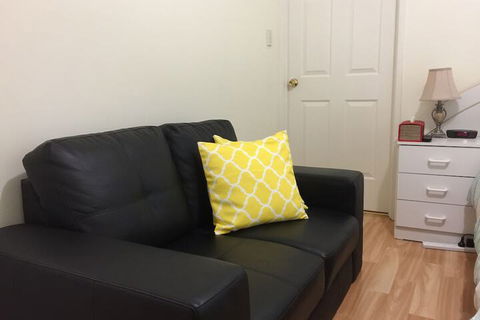The Royal Dolphin B&B In Safety Bay - Maitland Accommodation 4