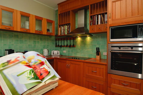 James Estate Guesthouse - Maitland Accommodation 6