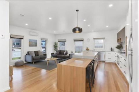 Coastal Vibe Apartments - Maitland Accommodation 2