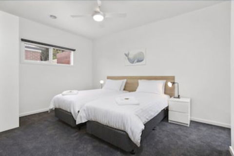 Coastal Vibe Apartments - Maitland Accommodation 3