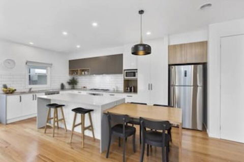 Coastal Vibe Apartments - Maitland Accommodation 7