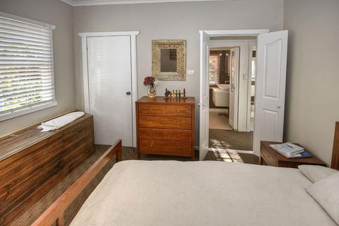 In The Blue - Maitland Accommodation 2