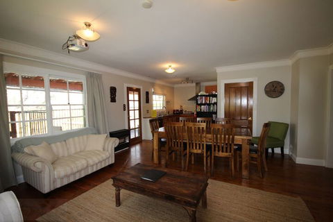 Lily May Cottage - Maitland Accommodation 2