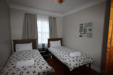 Lily May Cottage - Maitland Accommodation 4