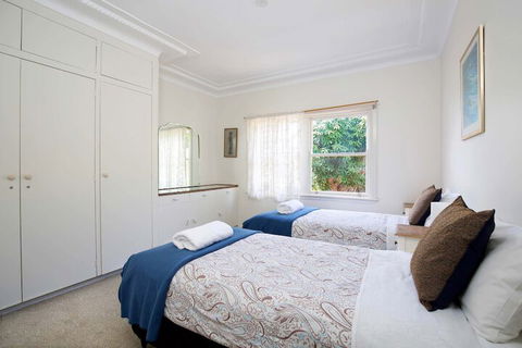Scarletts - Maitland Accommodation 7