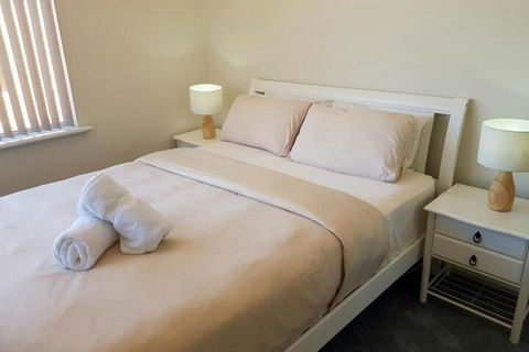 Caravel Beach House Mandurah - Maitland Accommodation 4