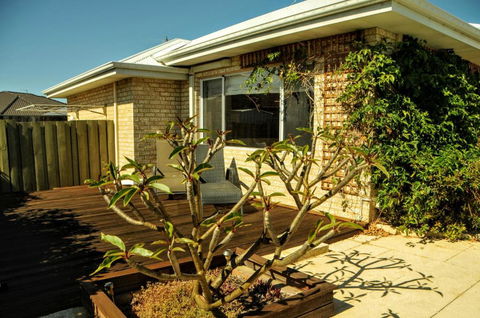 Halls Head Holiday Home - Maitland Accommodation 2