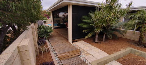 Halls Head Holiday Home - Maitland Accommodation 5