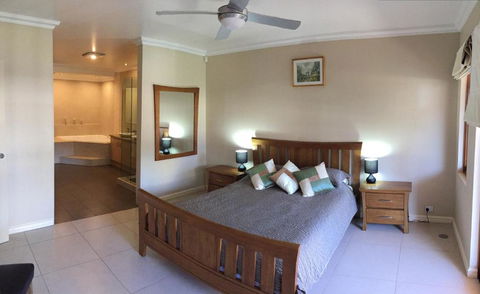Huge House On The Grand Canal - Maitland Accommodation 1